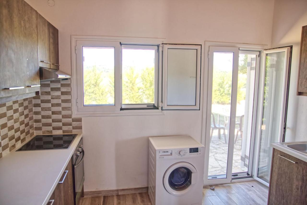 Villa Riviera Agios Georgios  Exteriör bild